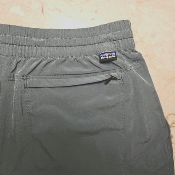 Patagonia Womens Gorpcore Stretch Bluish Gray Shorts Size M - Picture 3 of 5